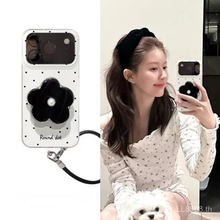 เคสโทรศัพท์ เหมาะสําหรับ iPhone 7 8 X XS XR XSMAX 11 12 13 14 15 16 17 Pro max Plus Air Star Zhao Silu สไตล์เดียวกัน Polka Dot ดอกไม้สีดําวงเล็บโซ่กันกระแทกกันกระแทกป้องกันกรณี เคสแบบรวมทุกอย่าง J9BC