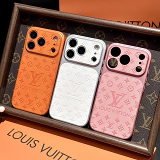 ป้ายแบรนด์หรู เคสไอโฟน 17 pro max 16 pro max 15 pro max 14 pro max 13 pro max เคสไอโฟน 13 17 15 16 เคส iphone 14 16 pro 17 pro 15 pro 13 pro 14 pro โทรศัพท์ กันกระแทก หนังนูน
