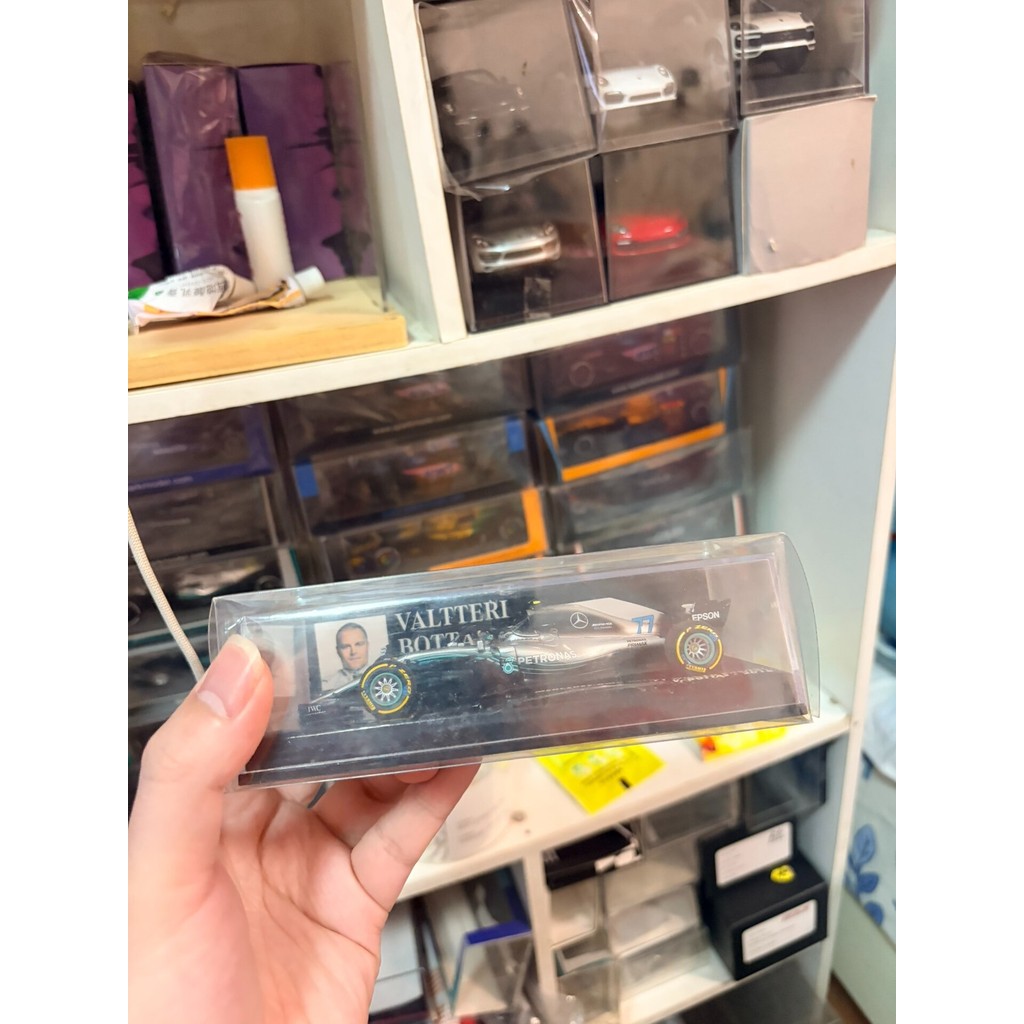 Mini Cut minichamps, 1/43, f1 2018, Bertas Honest Man, Mercedes Benz w09