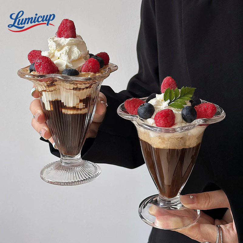 ถ้วยแก้วไอศกรีมทรงดอกไม้ มีฐาน แก้วของหวาน/ซันเดย์/กาแฟ ดีไซน์หรู สไตล์คาเฟ่
