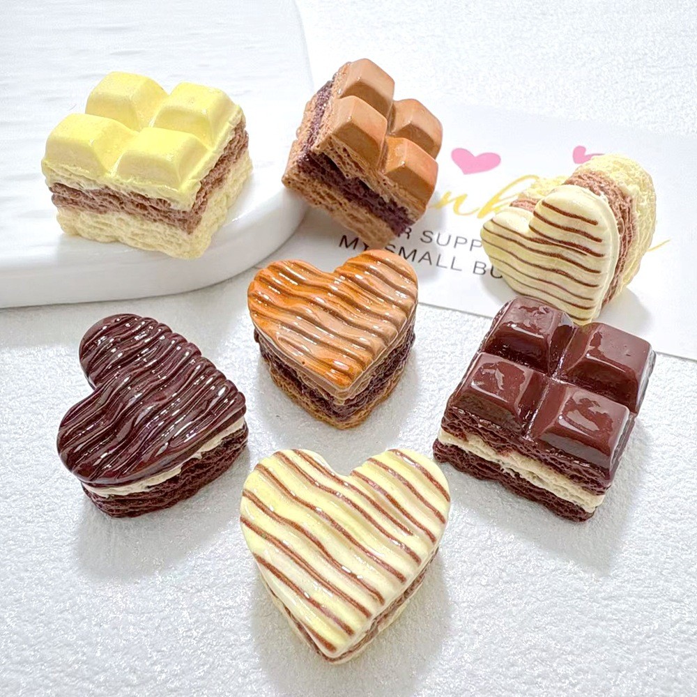 10ชิ้น/ถุงจําลองอาหารของเล่นช็อคโกแลตแซนวิชอุปกรณ์เรซินครีมกาว ทําเอง กิ๊บขนาดเล็กหลุมรองเท้าหัวเข็มขัดเครื่องประดับกรณีโทรศัพท์