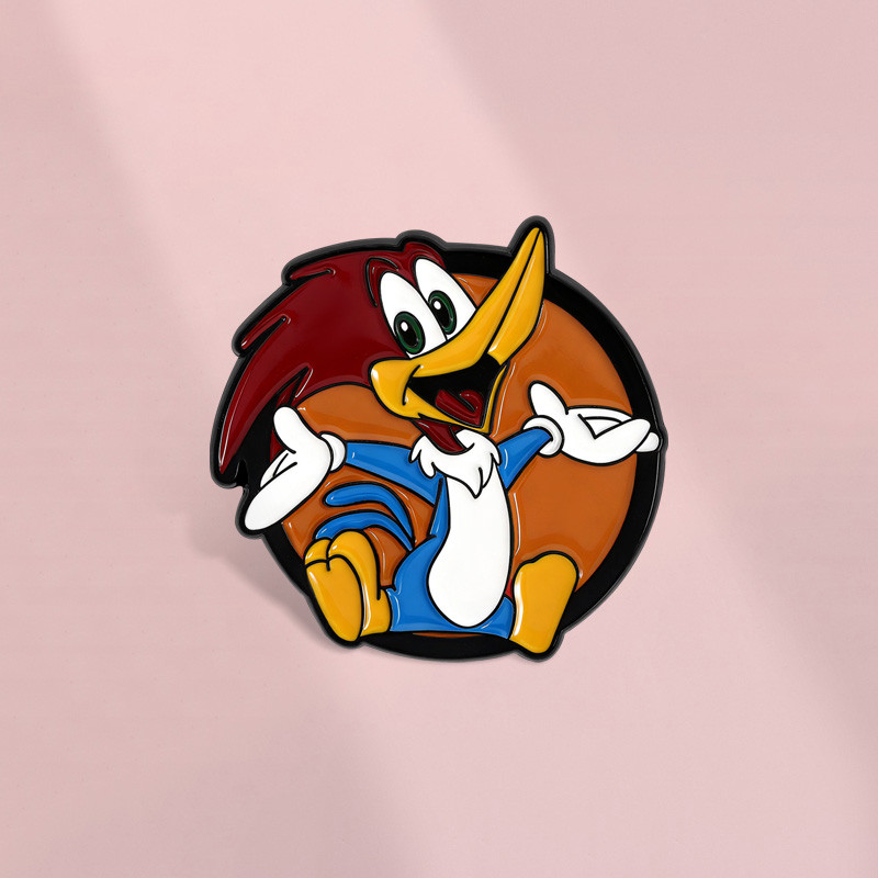 Looney Tunes ป้ายโลหะเคลือบนกรหัวขวาน เข็มกลัดสำหรับกระเป๋าเป้ เป็นของขวัญที่เหมาะสมสำหรับเพื่อน