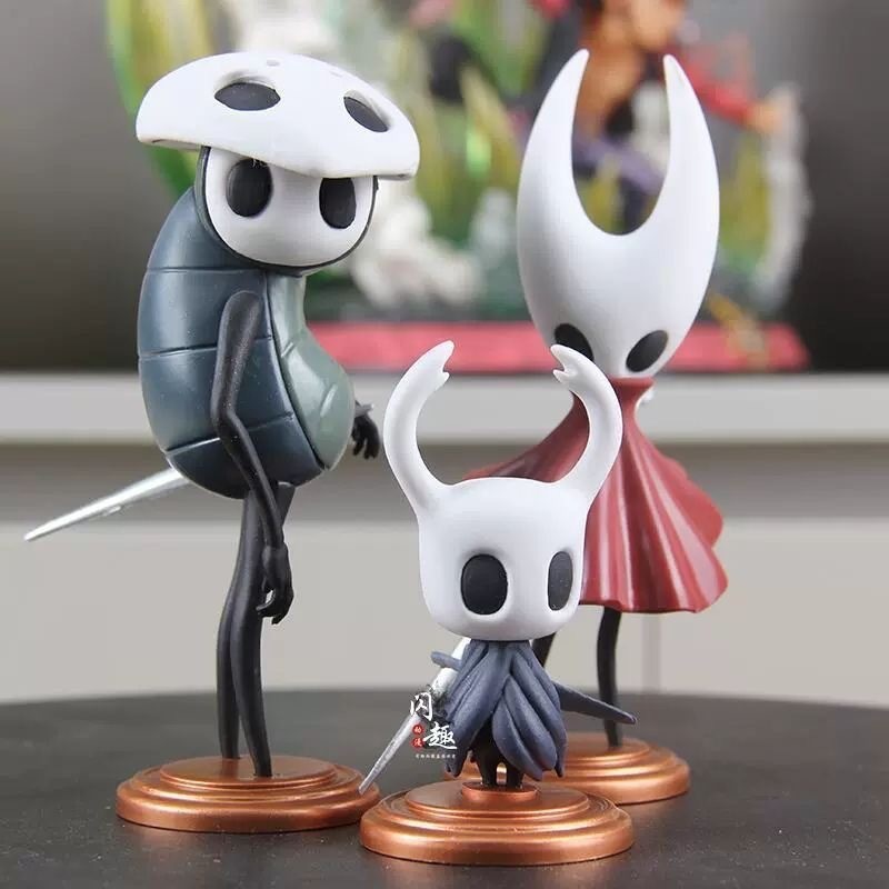 สามทหารเสือเกม Merchandise Big Head Hollow Knight Wasp สามชิ้นชุด Pale Knight King ตุ๊กตาเดสก์ท็อปชุ