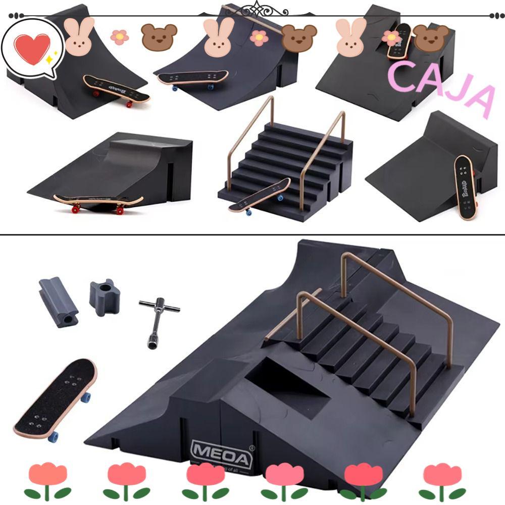 CAJA1 1Set Tech Practice Deck, Fingers Training Black Skate Park Ramp Set, Skate Toy Plastic Funny Finger Skateboards Extreme Sport