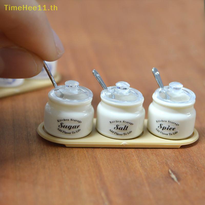 TimeHee 6 Scale Dollhouse Spice Jar ชุดช้อน Stiers Mini Kitchen คอนเทนเนอร์สําหรับสมจริง Pretend Playtime Decor TH