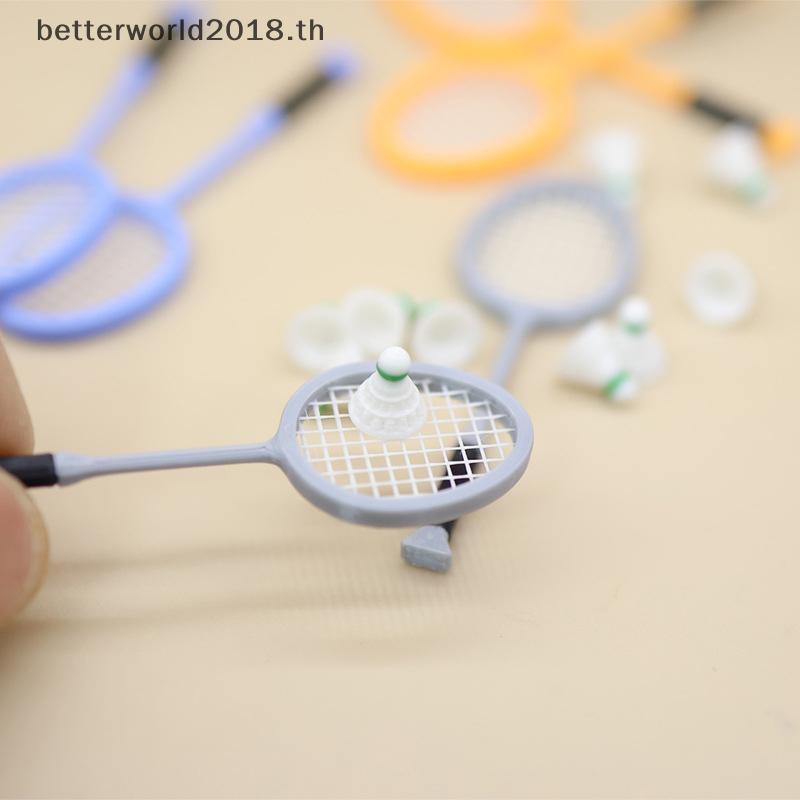 [bet] 1/12 ตุ๊กตาจําลองมินิไม้แบดมินตันชุดตุ๊กตากีฬาฉากตกแต่งตุ๊กตาบ้านแกล้งเล่นของเล่น [TH]