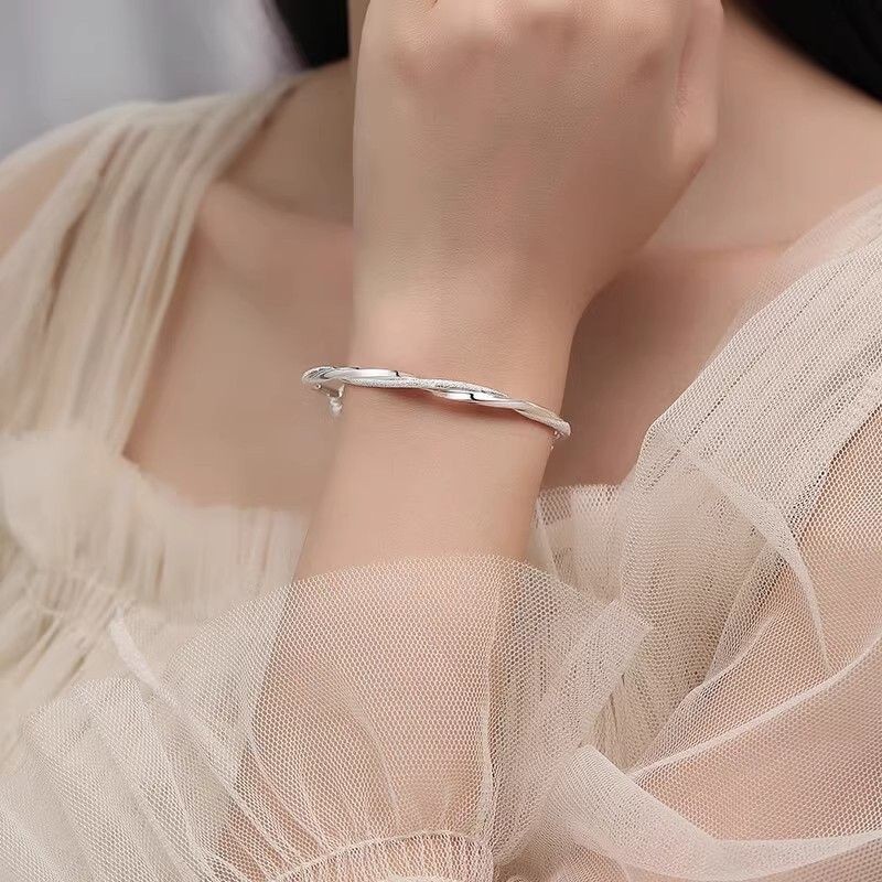 เงินแท้ S999 สร้อยข้อมือเงินแท้ Mobius f เงินแท้ S999 สร้อยข้อมือเงินแท้ Mobius สร้อยข้อมือเงินผีเสื