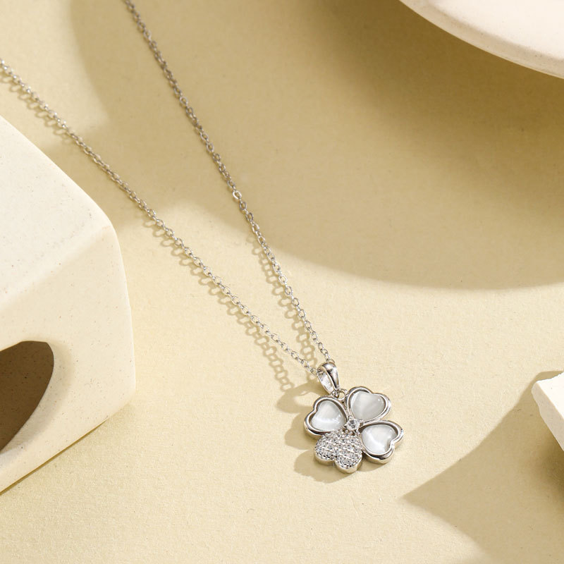 S925 เงินสเตอร์ลิง Fritillary สร้อยคอหญิง All-Match High-End แฟชั่น chic สไตล์ Lucky Four-Leaf Clove