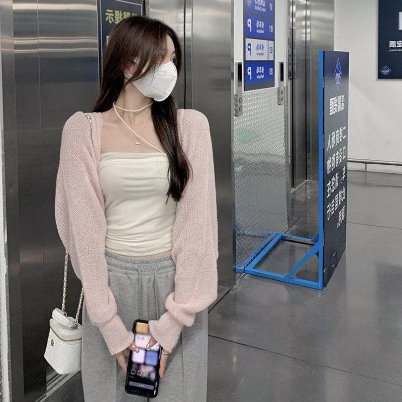 บิกินี่ 2 ชิ้น  พร้อมแผ่นรองหน้าอก   เสื้อคลุมไหมพรมแขนยาว   สายสะพายไหล่แบบสีตัดกัน เหมาะกับชายหาดสระว่ายน้ำและถ่ายรูป ราคา ถูกที่สุด ดีลบีเคเค แกลเลอรีภาพที่ 4