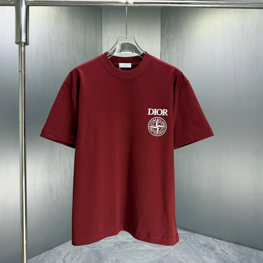 เสื้อยืดดิออร์ปี 2026 แขนสั้นคอด้านสำหรับผู้ชาย ระบายอากาศได้ดีในฤดูร้อน สไตล์กีฬาง่ายๆ และคลásic ZM