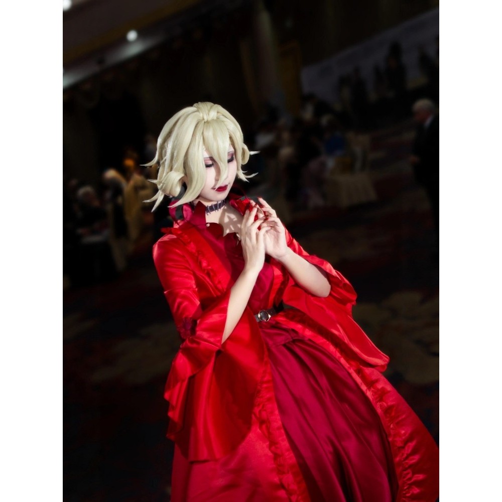 บุคลิกภาพที่ห้า นาง เสื้อผ้าคอสแดง นาง Red cos Mrs Red Original Leather cos เสื้อผ้า Mrs. หนังต้นฉบั