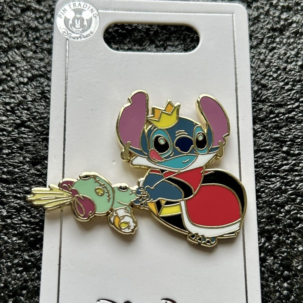 Disney Badge disney pin disney pin disney Medal Stitch Stitch Little Gold Queen of Hearts Badge L251