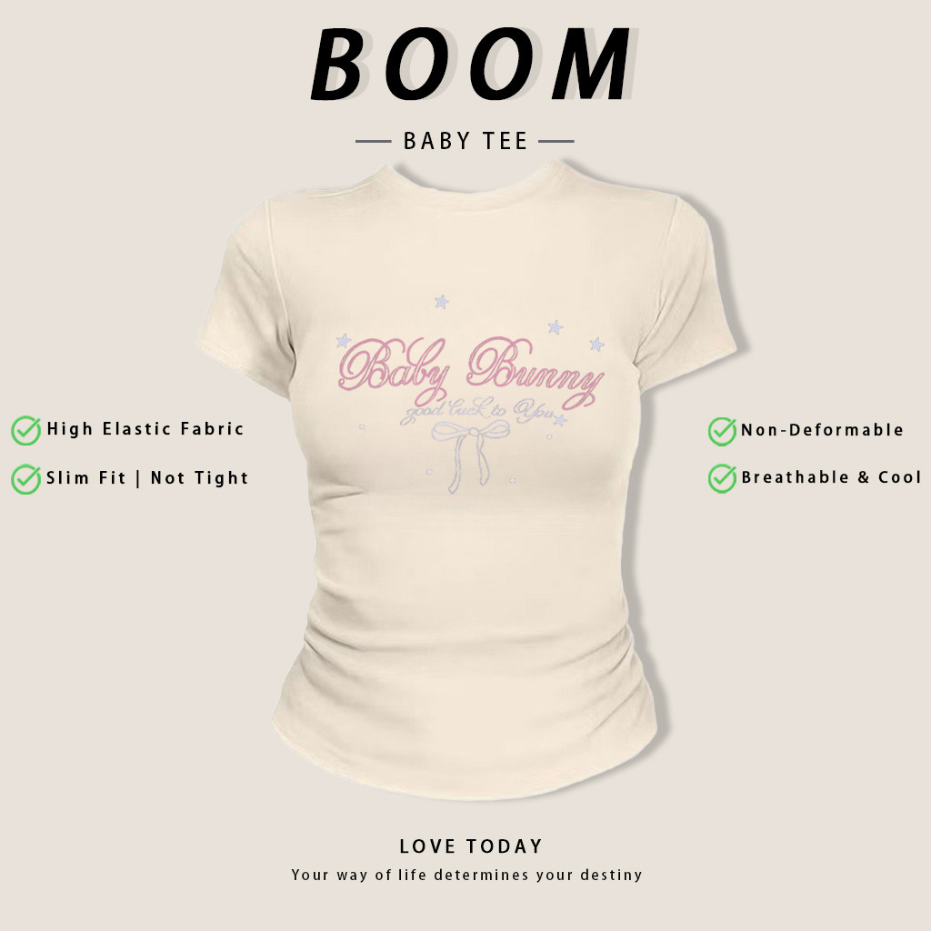 Baby Tee เสื้อยืดผ้ายืดสูง ทรงกระชับไม่รัด ลายโบว์ตัวอักษรหวานๆ สไตล์Y2K ระบายอากาศไม่ย้วย มีหลายสี ใส่สบายแต่งง่าย