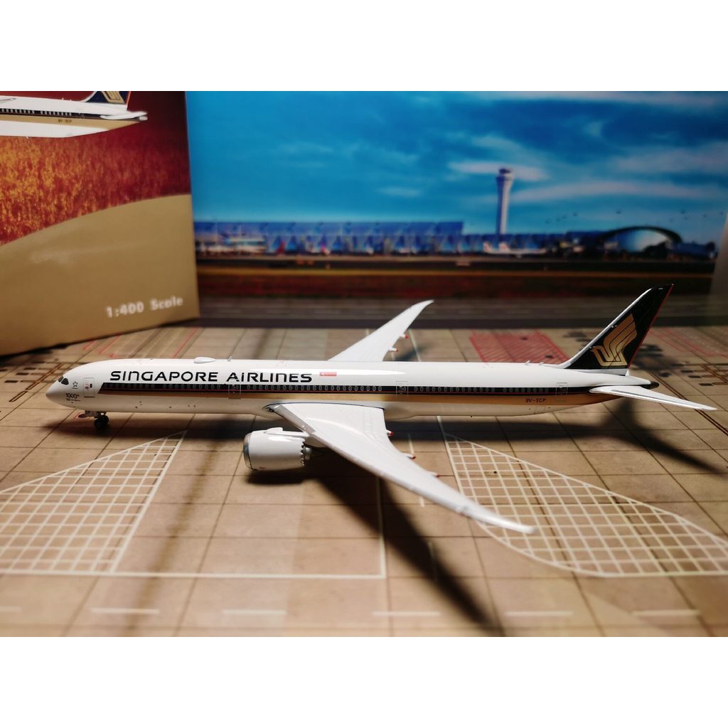 ยี่ห้อ: Phoenix Model: B787-10 Airlines: เลขลงทะเบียนอากาศสิงคโปร์: 9V-SCP (1,000 Frames 787) Scale: