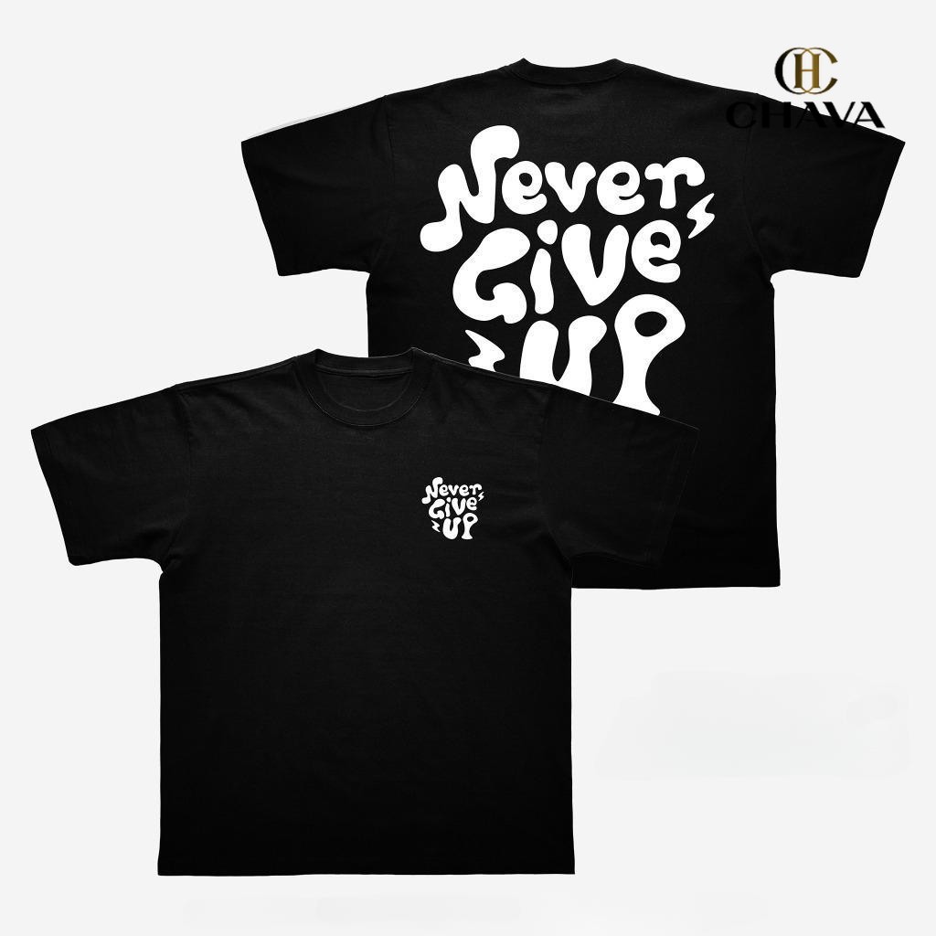 เสื้อยืดทรงหลวมตัวนี้มีดีไซน์เรียบง่ายและทันสมัย ​​คอกลม แขนสั้น เหมาะสำหรับทั้งผู้ชายและผู้หญิง