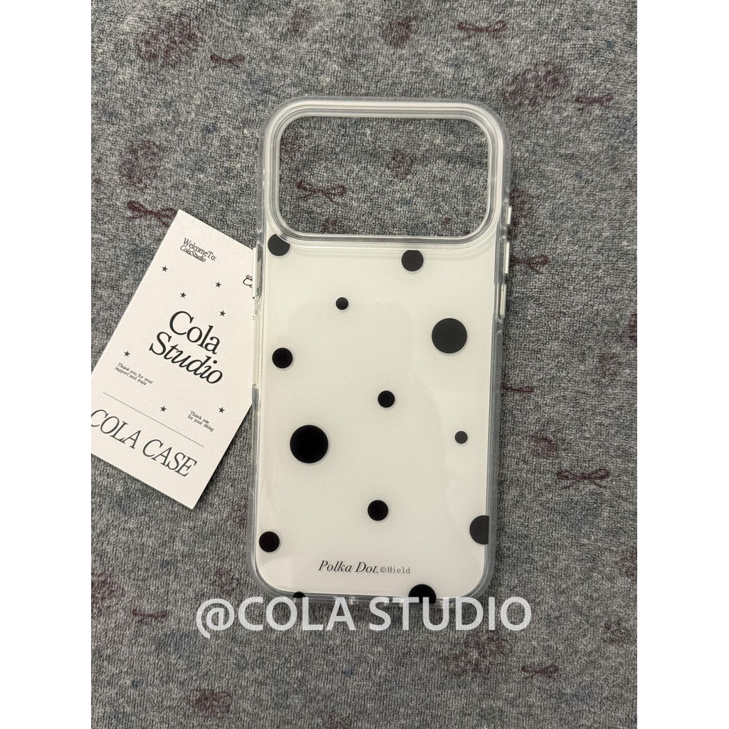 เคสน่ารัก เกาหลี อิน ไม่สม่ําเสมอสีดําและสีขาวรูปแบบลายจุดสองชั้นรอบขอบออกแบบกันกระแทกป้องกันกล้องสําหรับ ไอโฟน 17 มือโปร สูงสุด 16 มือโปร 15 14 มือโปร