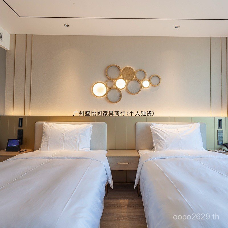 โรงแรมโรงแรม Suite โรงแรมพื้นบ้านครบชุดโซฟาป้ายสีส้ม High-End Chain Apartment เตียงไม้ที่พักเฟอร์นิเ