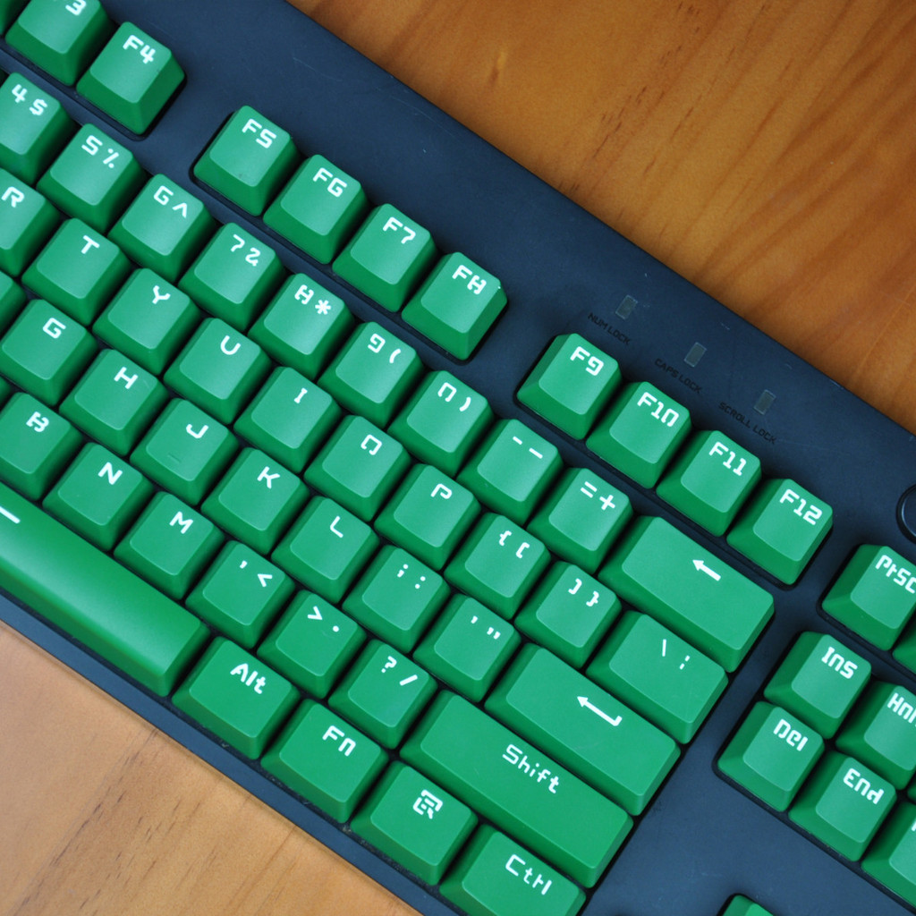 keycap keycap ไทย เหมาะสําหรับ Logitech g610 Keycap g512 gpro pbt หัวฉีดสองสีสีเขียวทึบแสงทนต่อการสึ