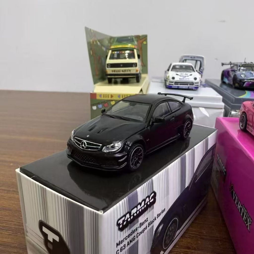TarmacWorks 1: 64 Mercedes-Benz C63 AMG Coupe Matte สีดําประณีตจําลองรถรุ่น