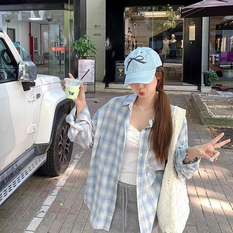 เสื้อเชิ้ตลายสก็อตสีฟ้าเกาหลี หลวมๆ อเนกประสงค์ ลำลอง 2025 เสื้อเชิ้ตแขนยาวฤดูร้อน ดีไซน์บาง แจ็คเก็ตกันแดด