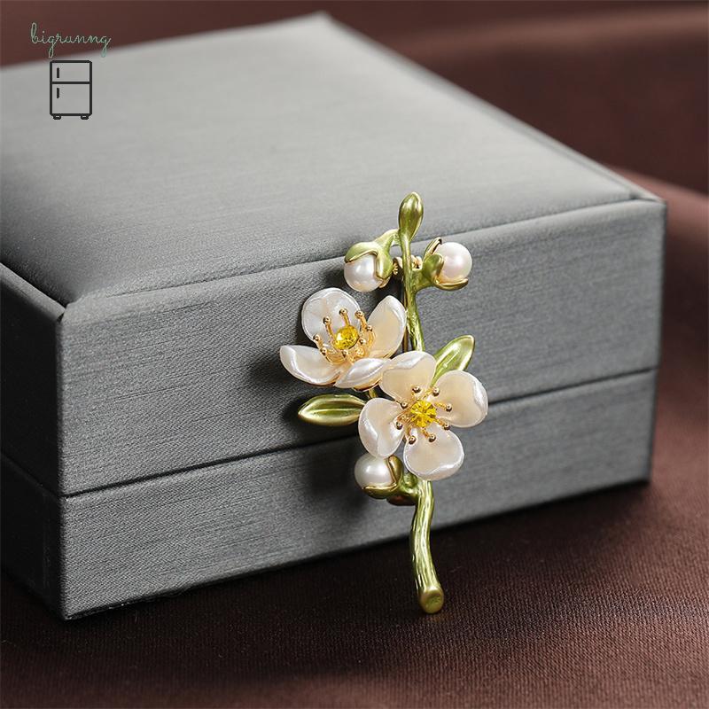 [BRN] เข็มกลัดจัสมินสีเขียว vintage สำหรับผู้หญิง พร้อมเพิร์ลดอกไม้ และสายคล้องคอ เป็นของขวัญที่สวยง