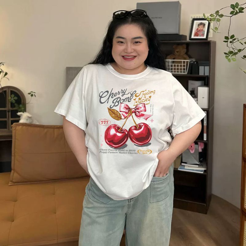 Teddy Tee 【พร้อมส่ง】 เสื้อขาวเสื้อสาวอวบ ผ้าฝ้าย 100% โคตรนุ่ม "Bow Cherry" OVERSIZE เสื้อน่ารัก เสือใส่สบาย