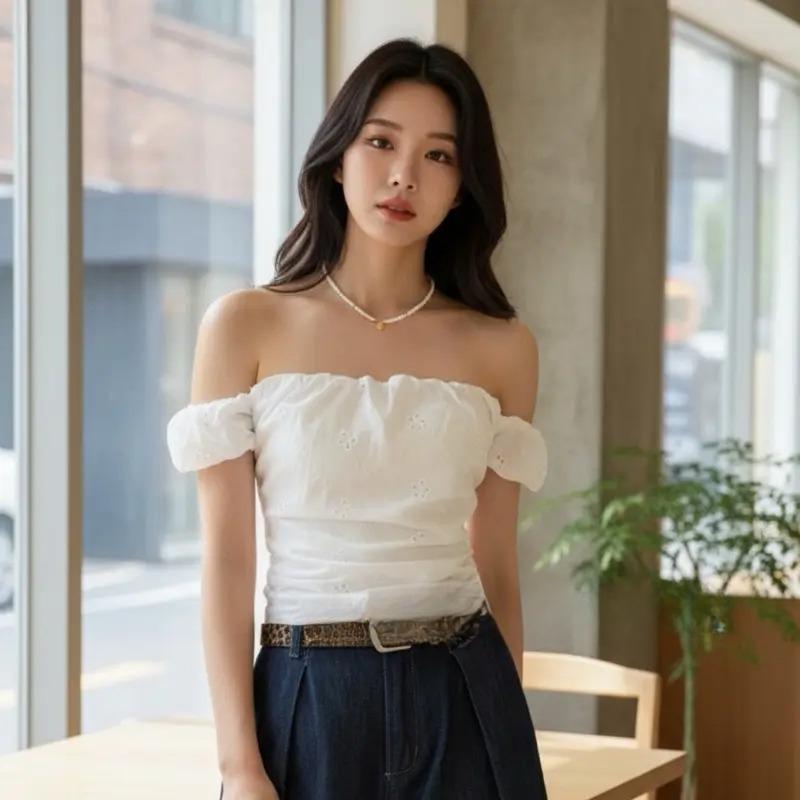 เสื้อลูกไม้เปิดไหล่ที่ให้เสน่ห์ดุจเจ้าหญิง สวมใส่แล้วจะทำให้คุณรู้สึกหวานอย่างเหลือเชื่อ