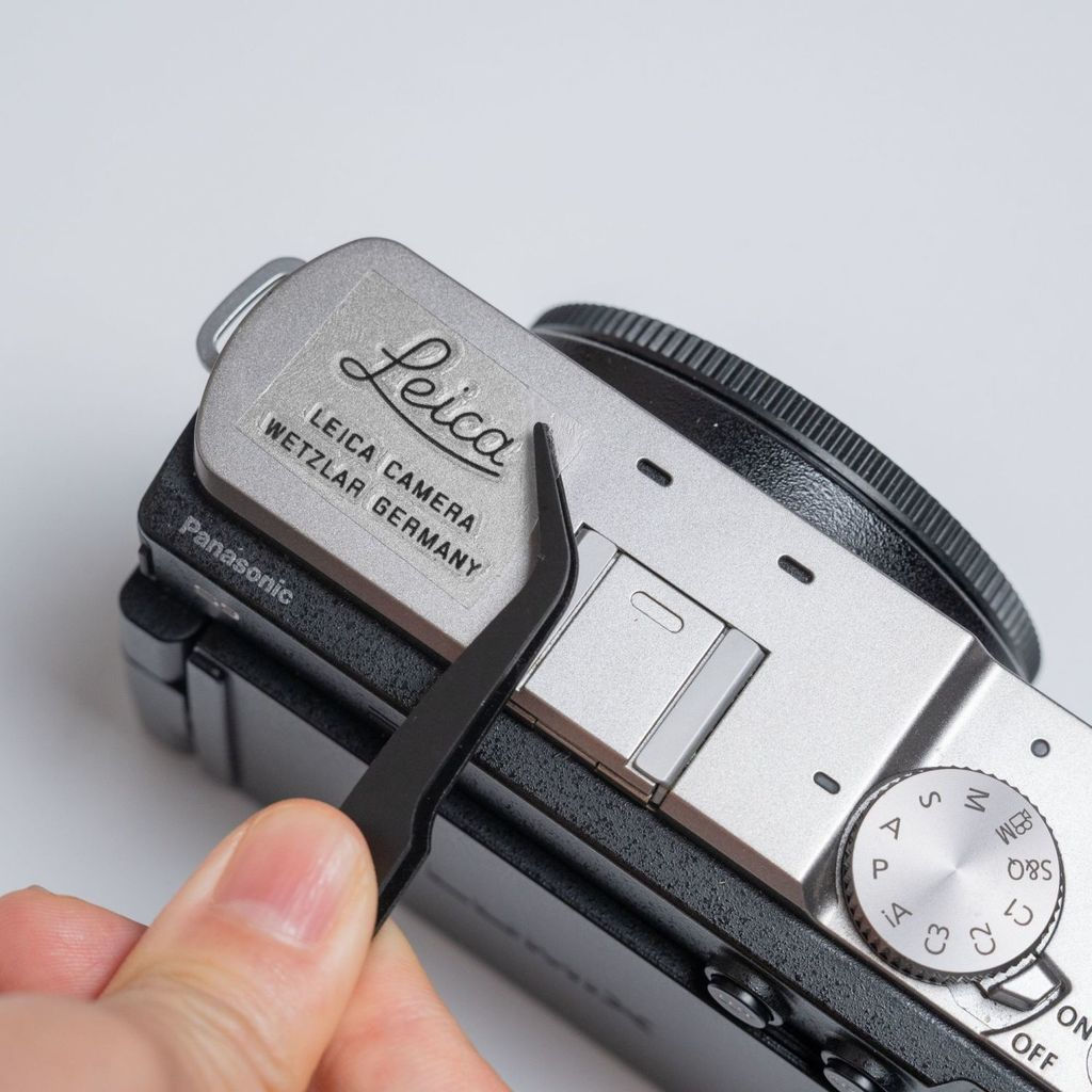 TB Spot Goods#Leica and other camera models' camera tops LOGO Customization Stickers|2.4cmx1.8cm|Peel off the film to leave decorative stickers2604TT