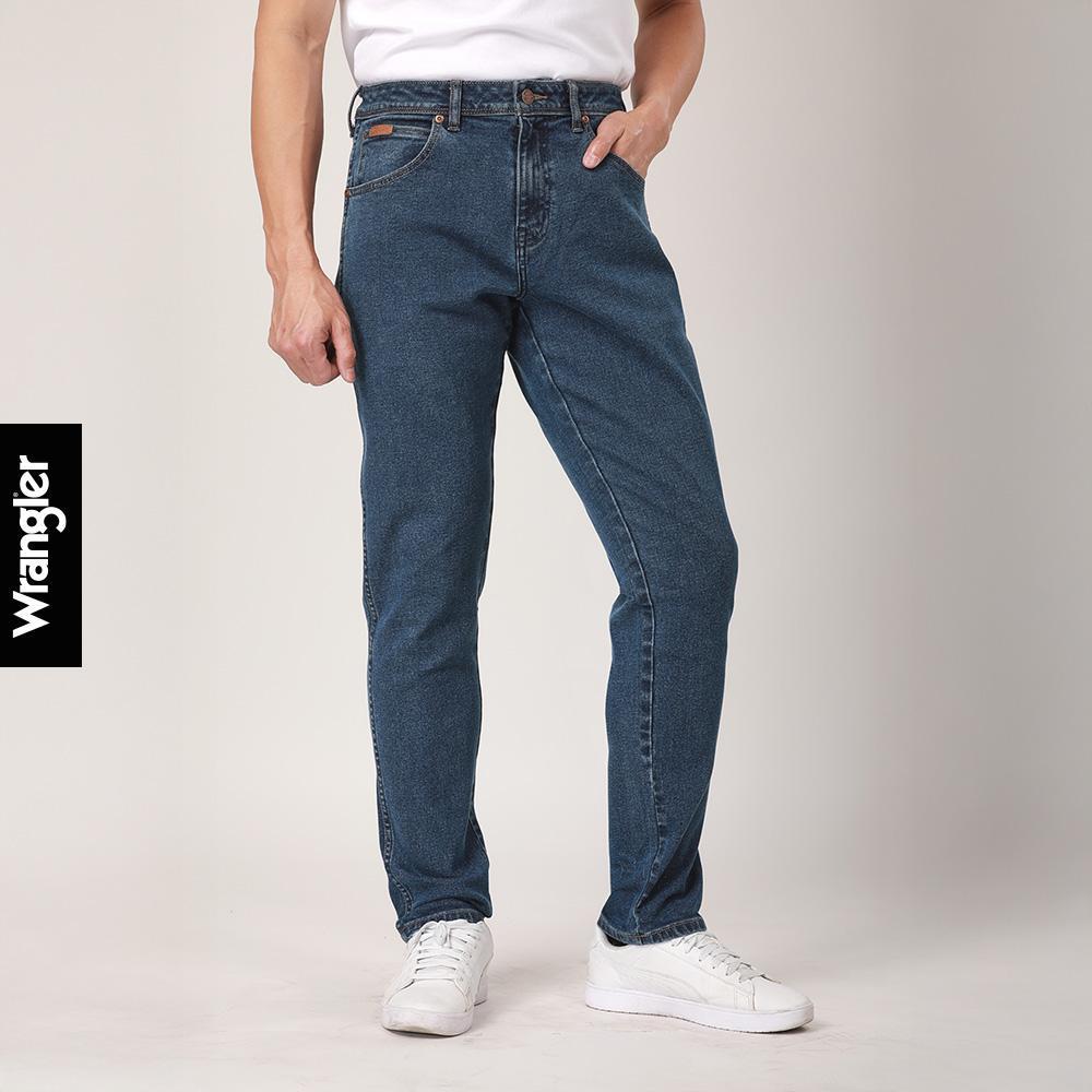 WRANGLER กางเกงยีนส์ผู้ชาย เอวกลาง ทรงตรง ทรง Texas Taper รุ่น WR F525MTEPF52 สียีนส์กลาง
