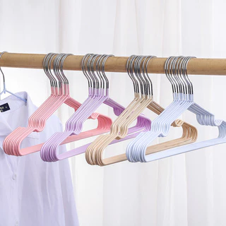 50PCS ไม้แขวนเสื้อพลาสติกกันลื่นสีขาว แพ็ค เหมาะสำหรับจัดระเบียบตู้เสื้อผ้า ไม้แขวนเสื้อหลากหลายรูปแบบ