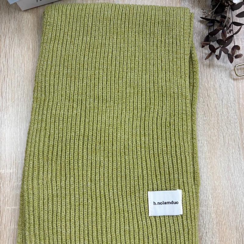 Crazy Snow ผ้าพันคอไหมพรม หนานุ่ม รุ่น Minimal Scarf