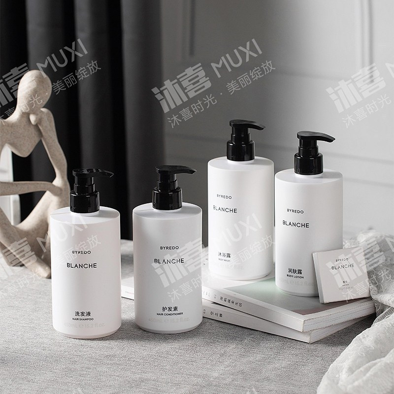 BYREDO BLANCHE White Romantic Shampoo เจลอาบน้ํา โลชั่นให้ความชุ่มชื้น 450ml InterContinental Hotel