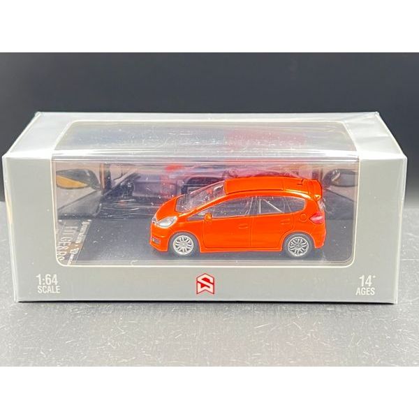 Street Weapon 1:64  
Honda JAZZ GE8 RS Diecast model Red