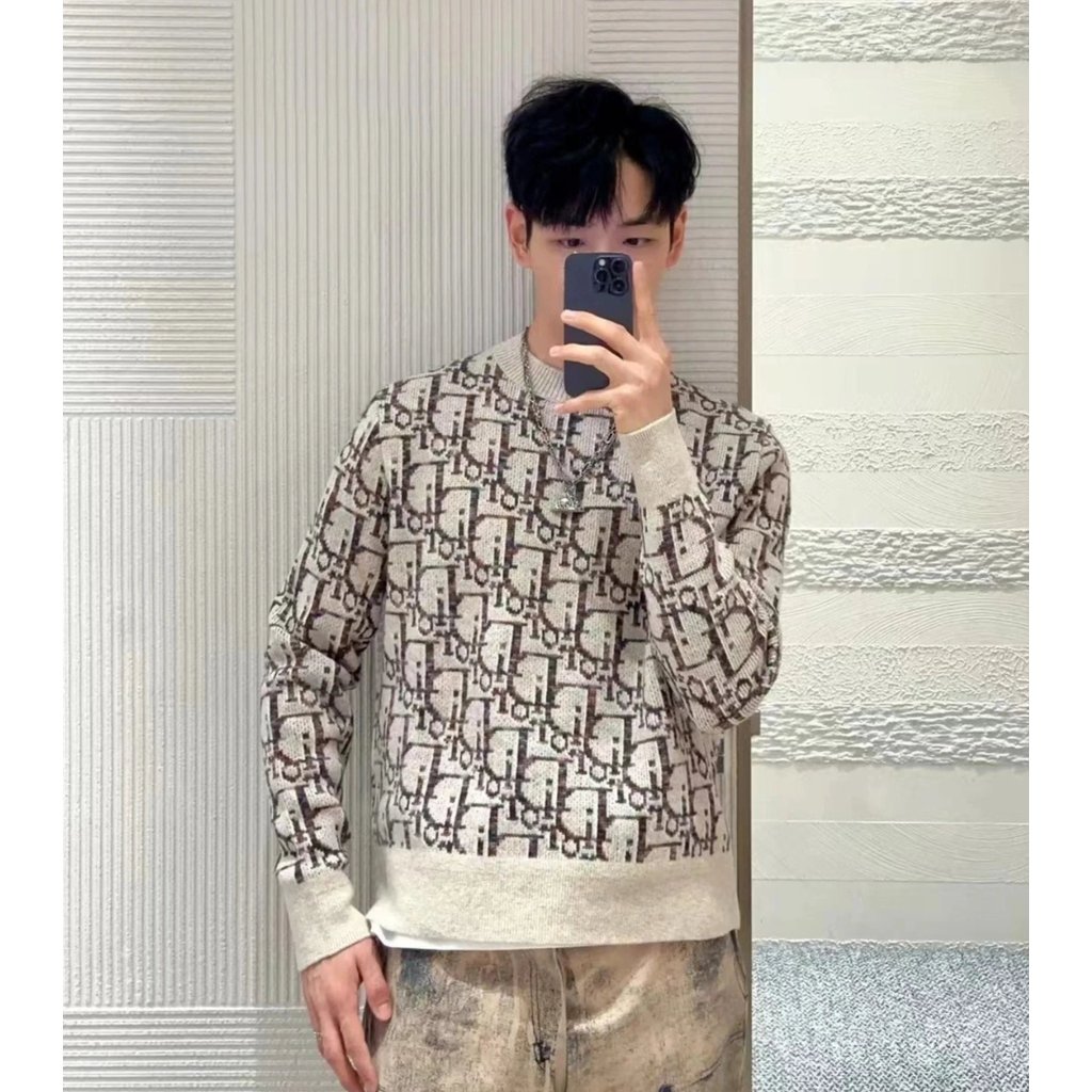 เสื้อเชิ้ตแขนยาว Dior ทำจากวูลแจ็คการ์ด พิมพ์ลาย V สไตล์แฟชั่นฤดูใบไม้ร่วง สำหรับทั้งผู้ชายและผู้หญิ