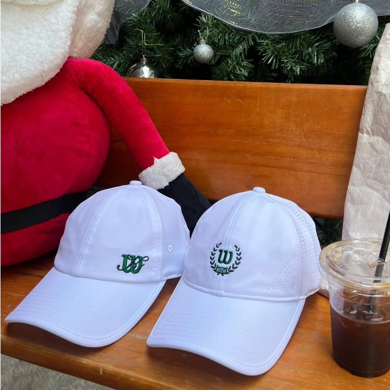 หมวกลำลอง Kith x Wilson โลโก้คลาสสิก ปรับไซส์ได้ สำหรับทั้งชายและหญิง