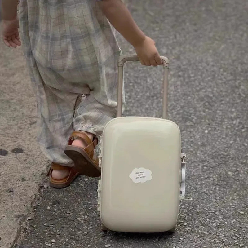 Ins กระเป๋าเดินทางเด็กเกาหลี Baby Vacation Travel Trolley Case Boy And Girl Play House ของเล่นจําลอง