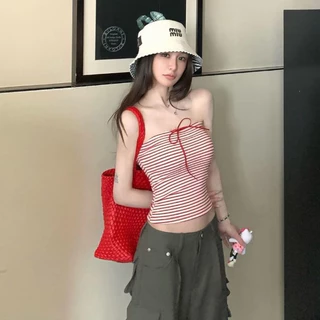 พร้อมส่ง🏷️เสื้อเกาะอกผู้หญิง ลุคทะเล ดีไซน์ผูกคอ ลายขวางโทนแดงขาว ดูน่ารัก แอบเซ็กซี่ เกาะอกเข้ารูป เสื้อแฟชั่นผู้หญิง