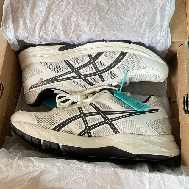 รองเท้าวิ่งผู้ชายและผู้หญิง ออกแบบมาเพื่อกันกระแทกและมีน้ำหนักเบามาก T8D4Q-030 IH4D