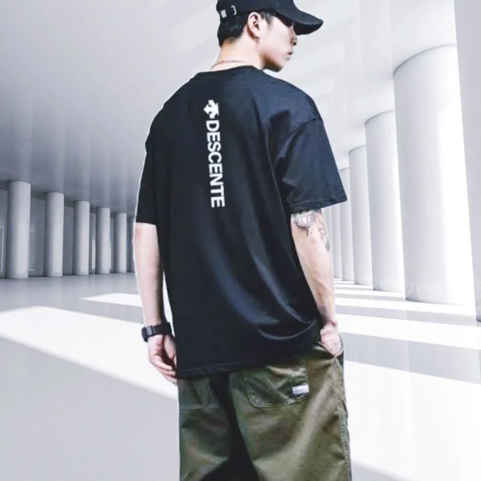 DESCENTE Street Wear เสื้อยืดแขนครึ่งแขน จากผ้าฝ้ายแท้ เหมาะสำหรับใส่ลำลอง