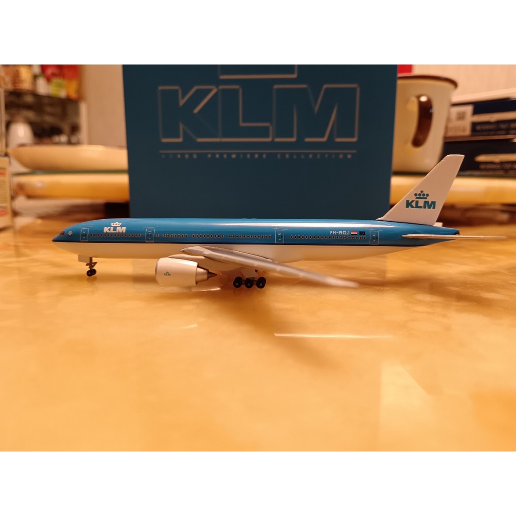 DW400 KLM โลตัสจักรพรรดิสายการบิน 777-200 นี่เป็นผลิตภัณฑ์ที่สวยงาม กม772 สถานะเครื่องทั้งหมดดีมาก ค