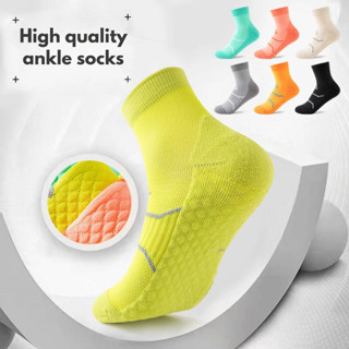 ถุงเท้ากีฬาป้องกันการลื่นไถลด้านล่างฟองออกแบบป้องกันการลื่นไ…