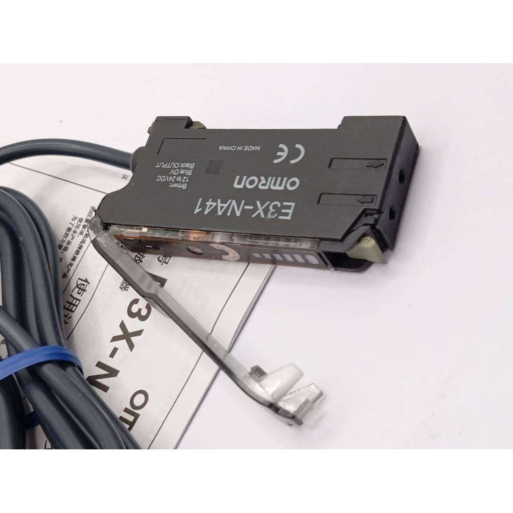 E3X-NA41 2M Photoelectric sensor, optical fibre amplifier, bar LED display, DC, 3-wire, PNP, 2 m cab