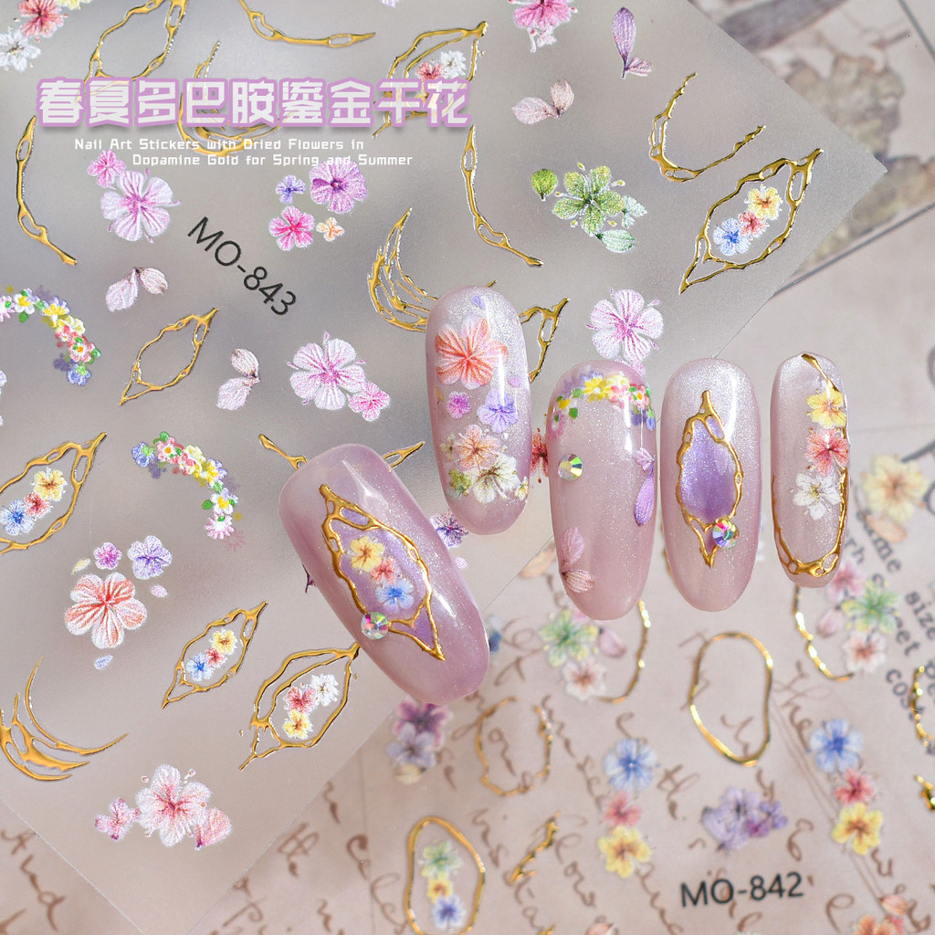 5D 3D Gilded สติ๊กเกอร์ติดเล็บดอกไม้แห้ง DIY Retro Light Luxury สไตล์สติ๊กเกอร์ติดเล็บด้วยดอกไม้แห้งชุบทอง