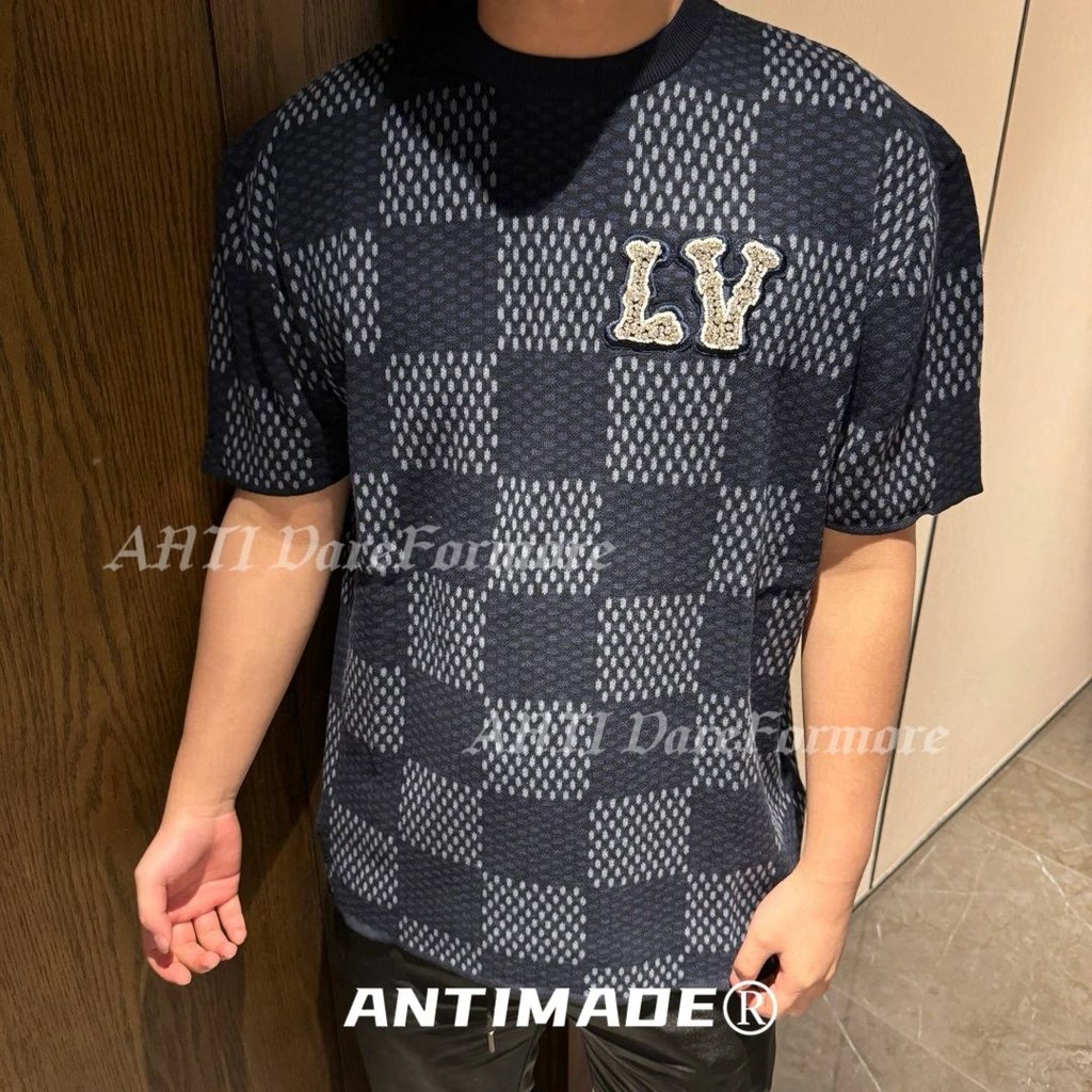 SS25 ฤดูใบไม้ผลินี้ ถักแขนสั้นเสื้อยืด Unisex จาก Pharrell x AMIER พร้อมโลโก้เพชรเต็มตัว