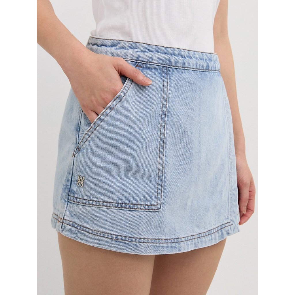 [Pomelo] กระโปรงยีนส์แบบผูกด้านหน้า / Wrap Front Denim Skirt