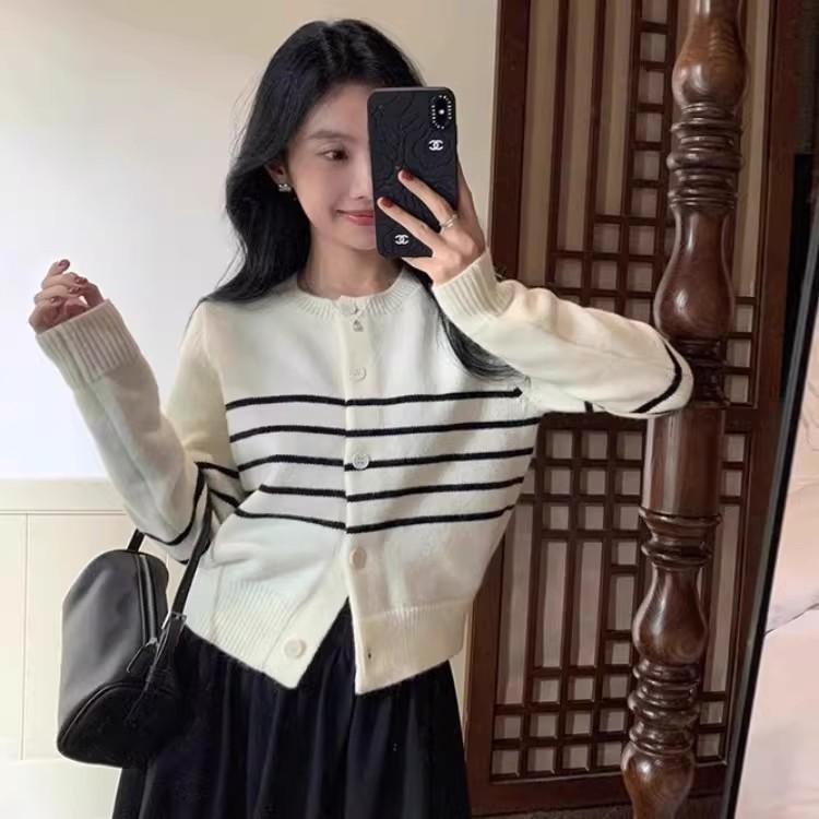เสื้อไหมพรมแขนยาวลายทาง เสื้อกันหนาวคอกลมผ้านุ่มใส่สบาย