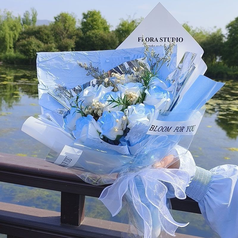 ของขวัญวันหยุดจําลองกุหลาบอมตะยิปโซผลิตภัณฑ์สําเร็จรูปช่อดอกไม้ภาพถ่ายจบการศึกษาแฟนวันวาเลนไทน์ประต