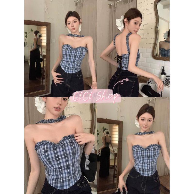 เสื้อเกาะอกสีฟ้าทรงเข้ารูปที่ช่วยขับเน้นเสน่ห์ดึงดูดใจ