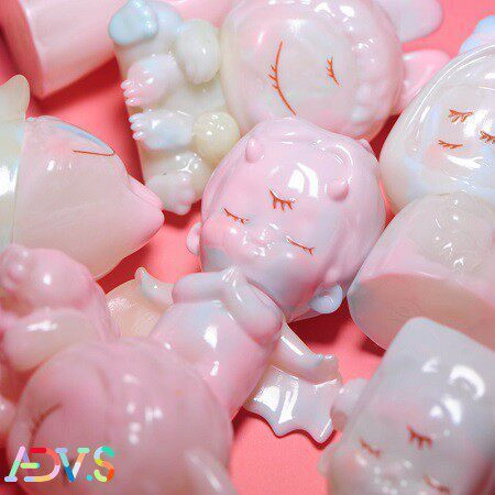 现货 UNBOX ABAO LITTLE MONSTER CANDY PUPPETS 糖果 夜光