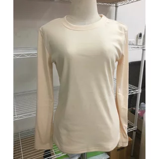 HEATTECH (ฮีทเทค คอกลม นุ่ม) เสื้อแขนยาว ใช้ใส่เพิ่มความอุ่นด้านใน กันหนาว ผ้ายืดหยุ่น ผ้าเนื้อนุ่ม